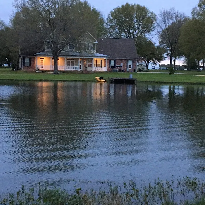 Whispering Oaks Lodge