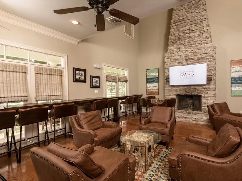 Whispering Oaks Lodge