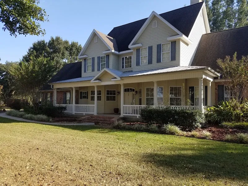 Whispering Oaks Lodge