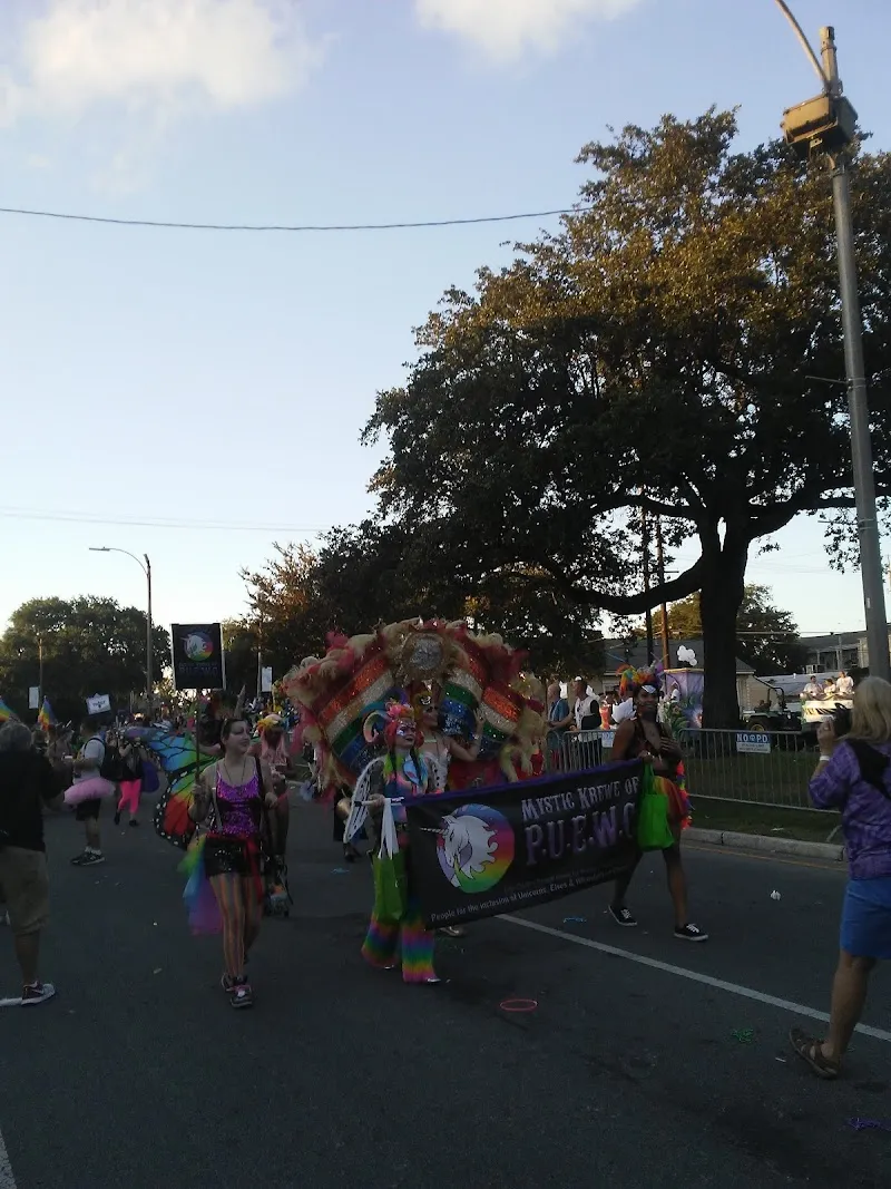 Friendship House - Photo 1