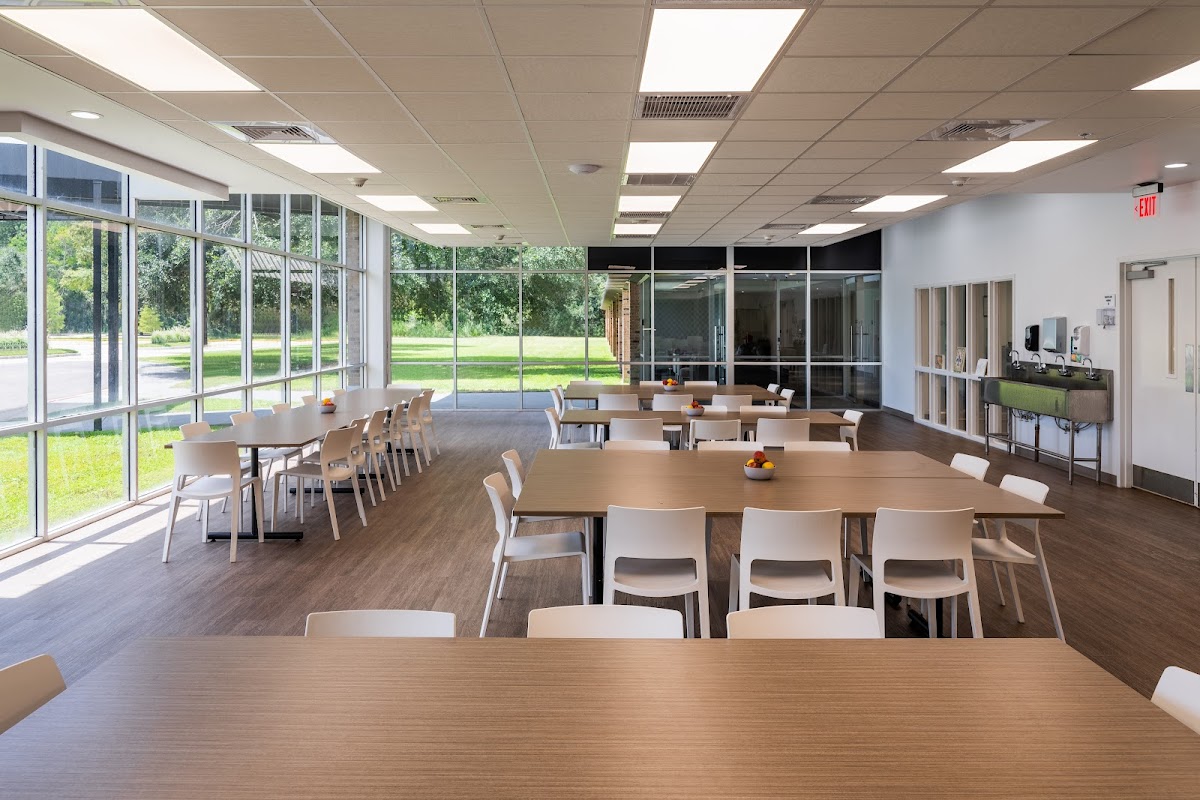 Avenues Recovery Center at Covington - Photo 4
