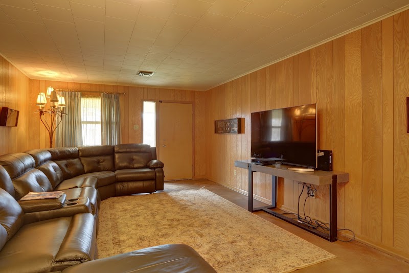 Journey House Sober Living - Photo 5