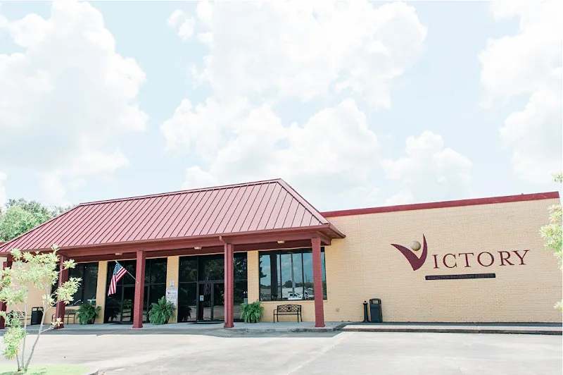 Whispering Oaks Lodge - Photo 3