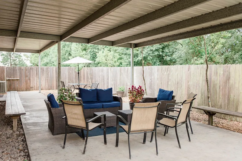 Whispering Oaks Lodge - Photo 5